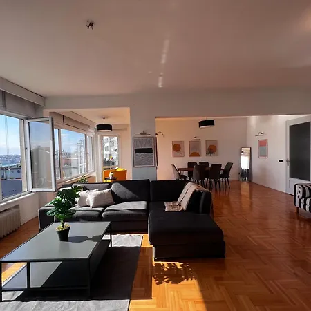 شقة Renovated 5br With Sea View *